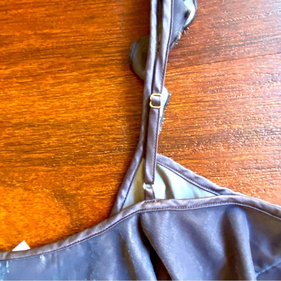 ☀️5/25☀️ Victoria’s Secret Blue Gray Velvet Ruffle Strap Cami Size Small - Picture 4 of 8